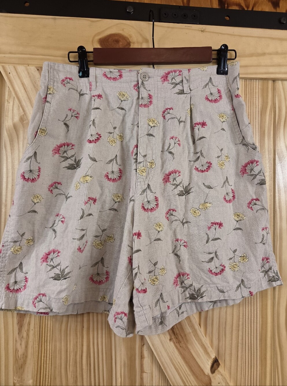 Vintage High Waisted Floral Print Linen/Cotton Tan Shorts